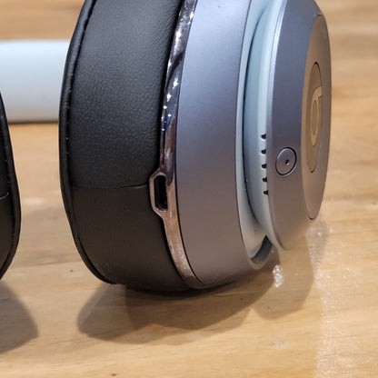 Beats by Dr Dre Studio 2 Wireless Bluetooth Over Ear Headphones Silver Titanium