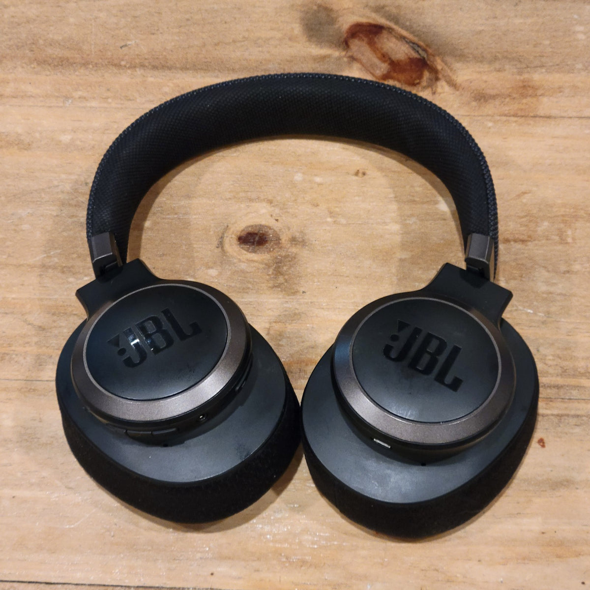 JBL Live 650BTNC Over-Ear Wireless Bluetooth Noise Cancelling Headphones - Black
