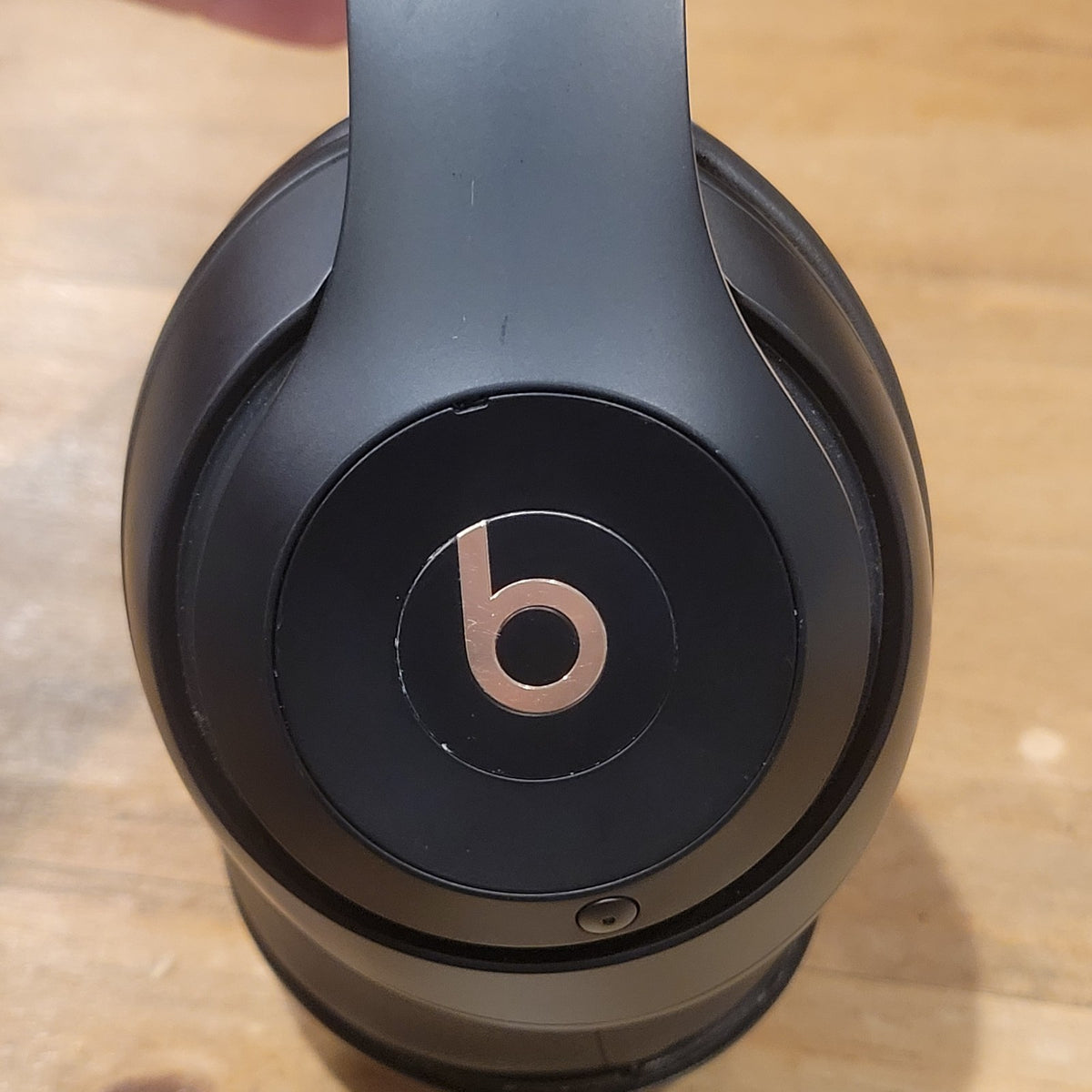 Beats Studio 3 Wireless Over Ear Headphones Midnight Black Gold Skyline Edition