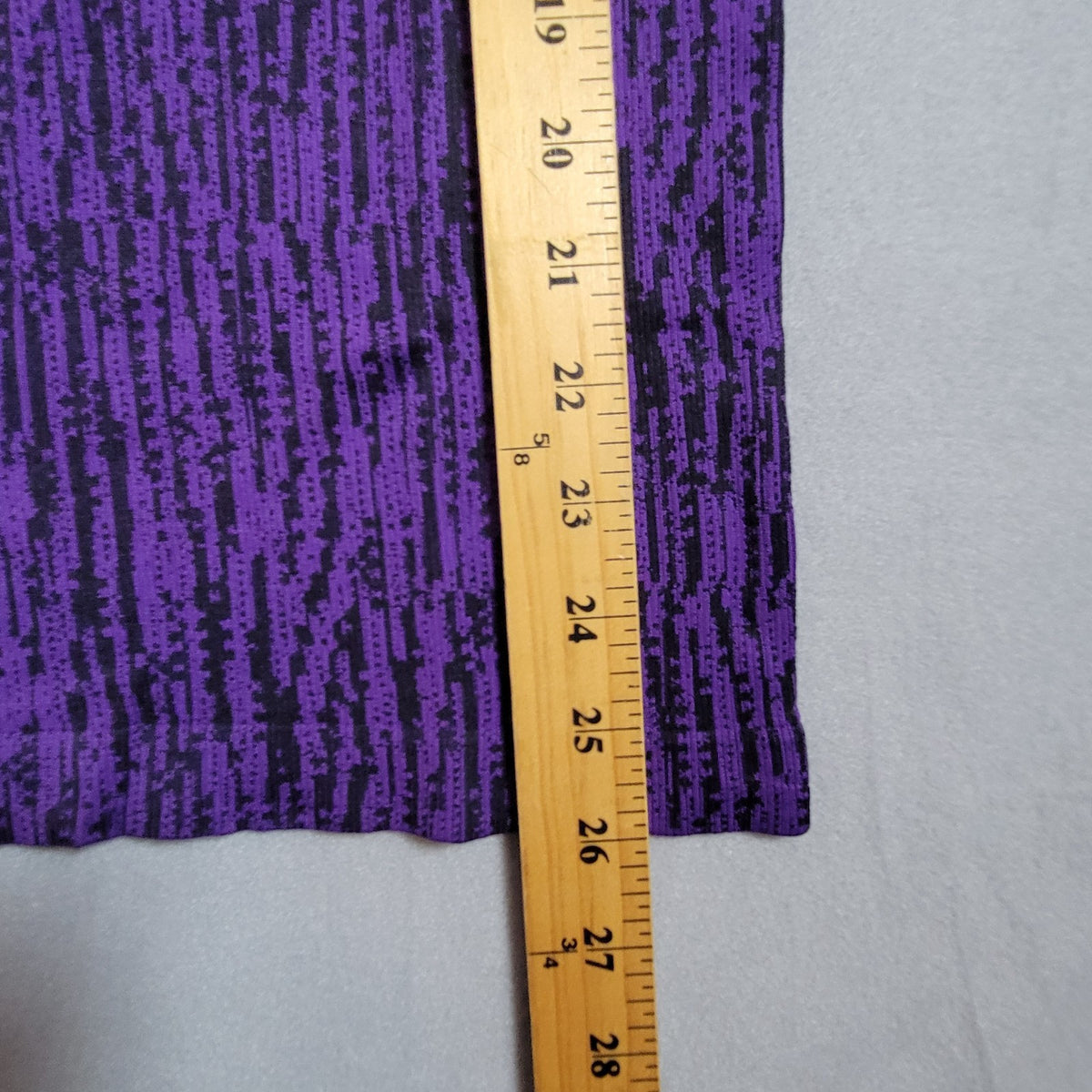 Athleta Flurry Elemental Turtleneck Top Base Layer Long Sleeve Purple Thumbholes