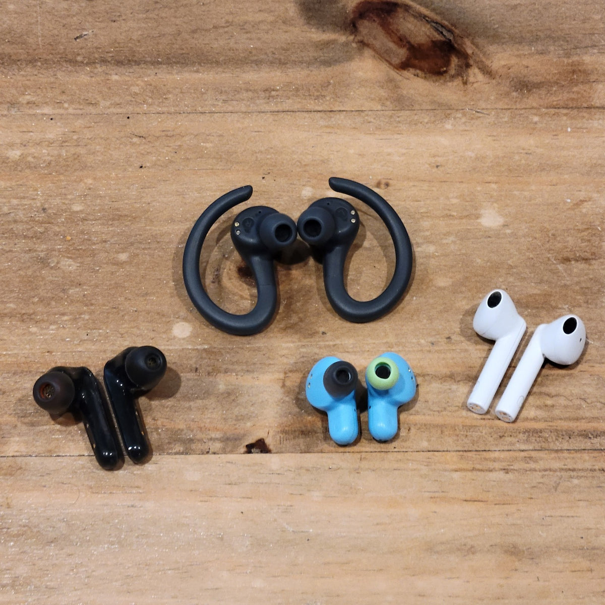 Lot of 4 Earbuds Wireless Bluetooth Soundcore Life Skullcandy Dime Jlab Sport