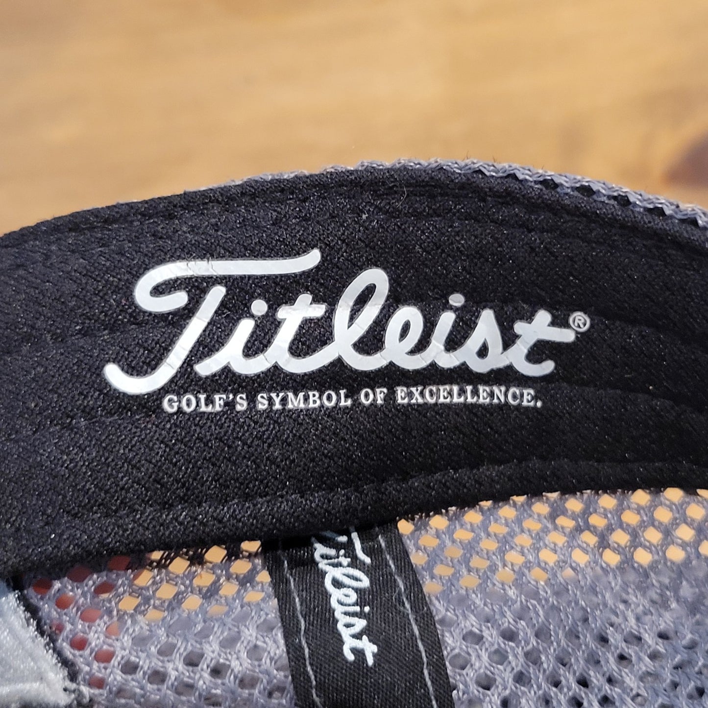 Titleist Hat Cap Snapback Gray Mesh Back Golf NW Flag Logo One Size Pro V1
