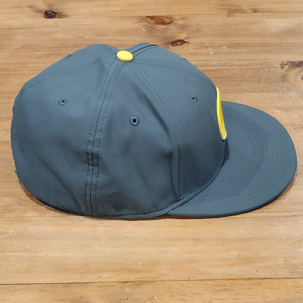Oregon Ducks Nike True Hat Size 7 3/8 Fitted Baseball Green Swoosh