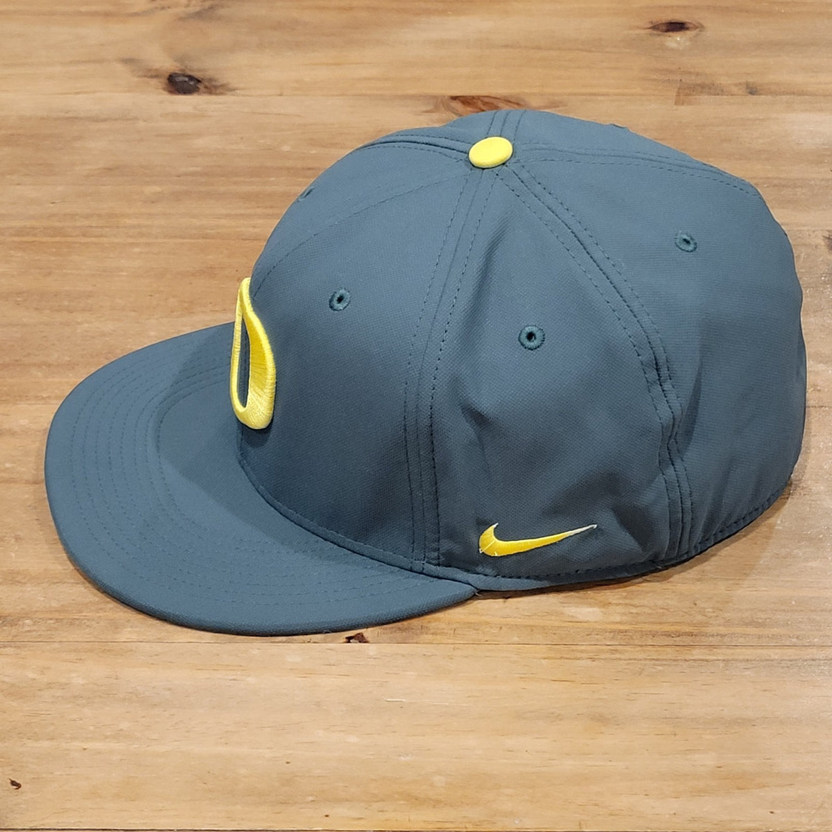 Oregon Ducks Nike True Hat Size 7 3/8 Fitted Baseball Green Swoosh