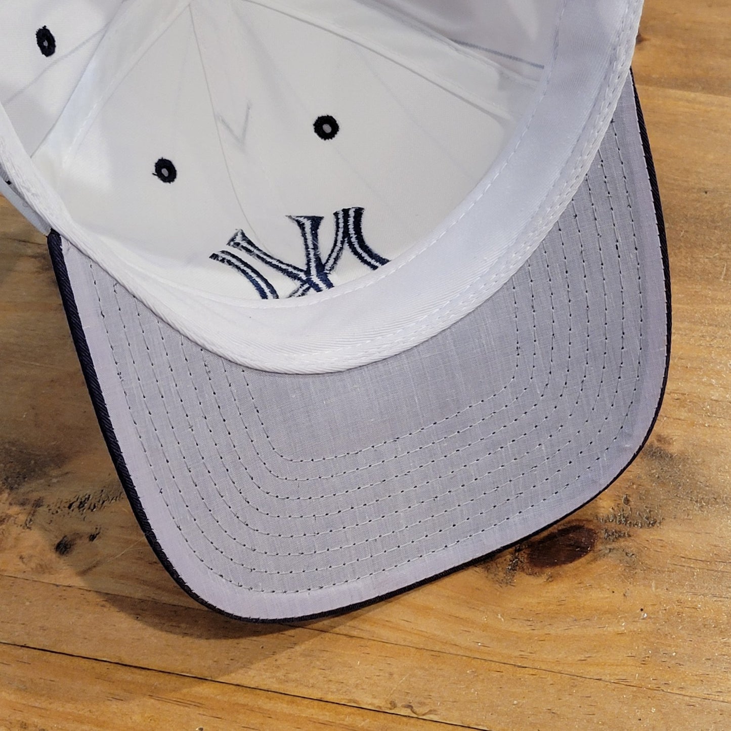Vintage New York Yankees Hat Cap Snapback White Blue Pin Stripe Logo 7 90s MLB