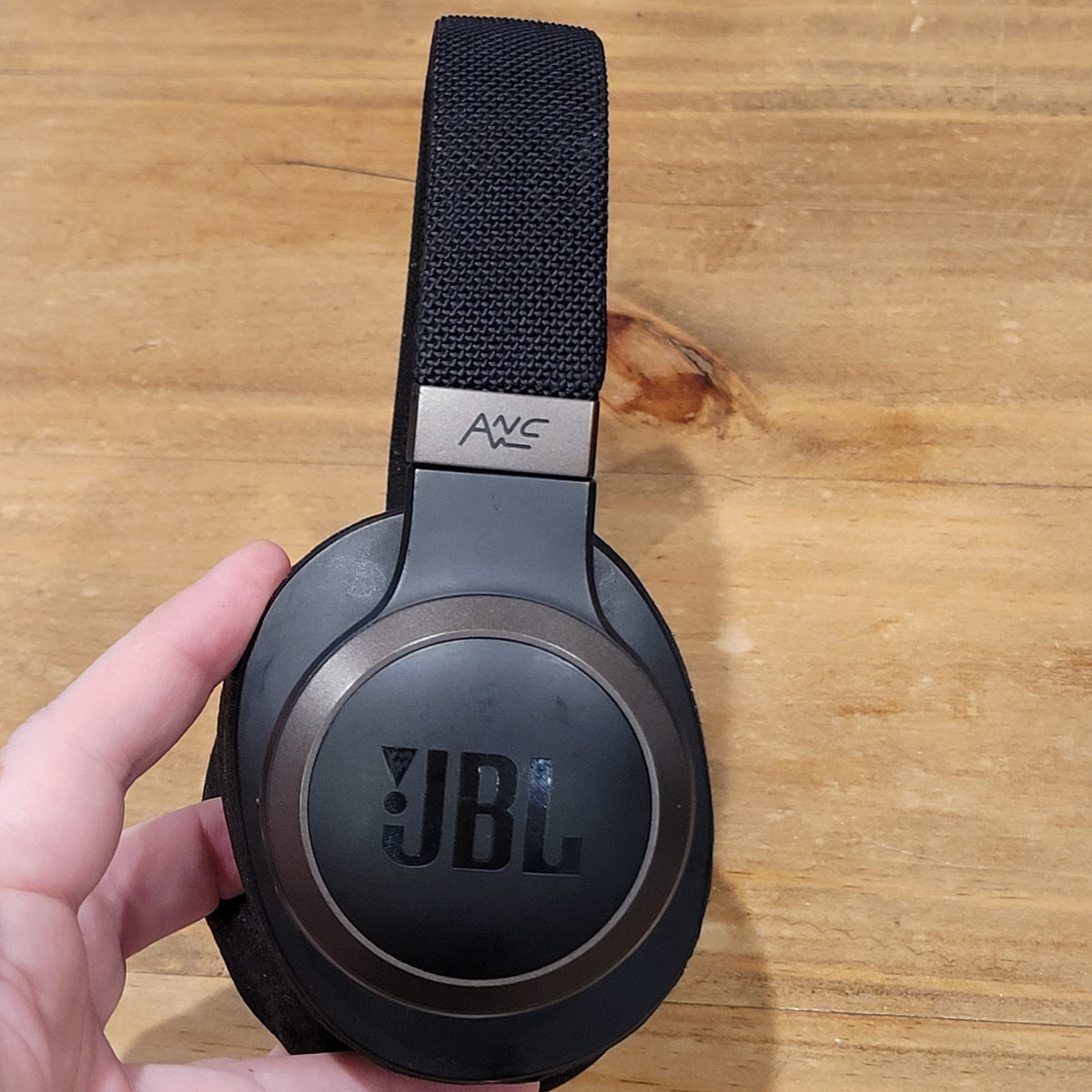JBL Live 650BTNC Over-Ear Wireless Bluetooth Noise Cancelling Headphones - Black