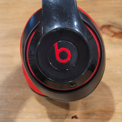 Beats Studio 2 Wireless Over Ear Headphones Decade Collection Defiant Black Red