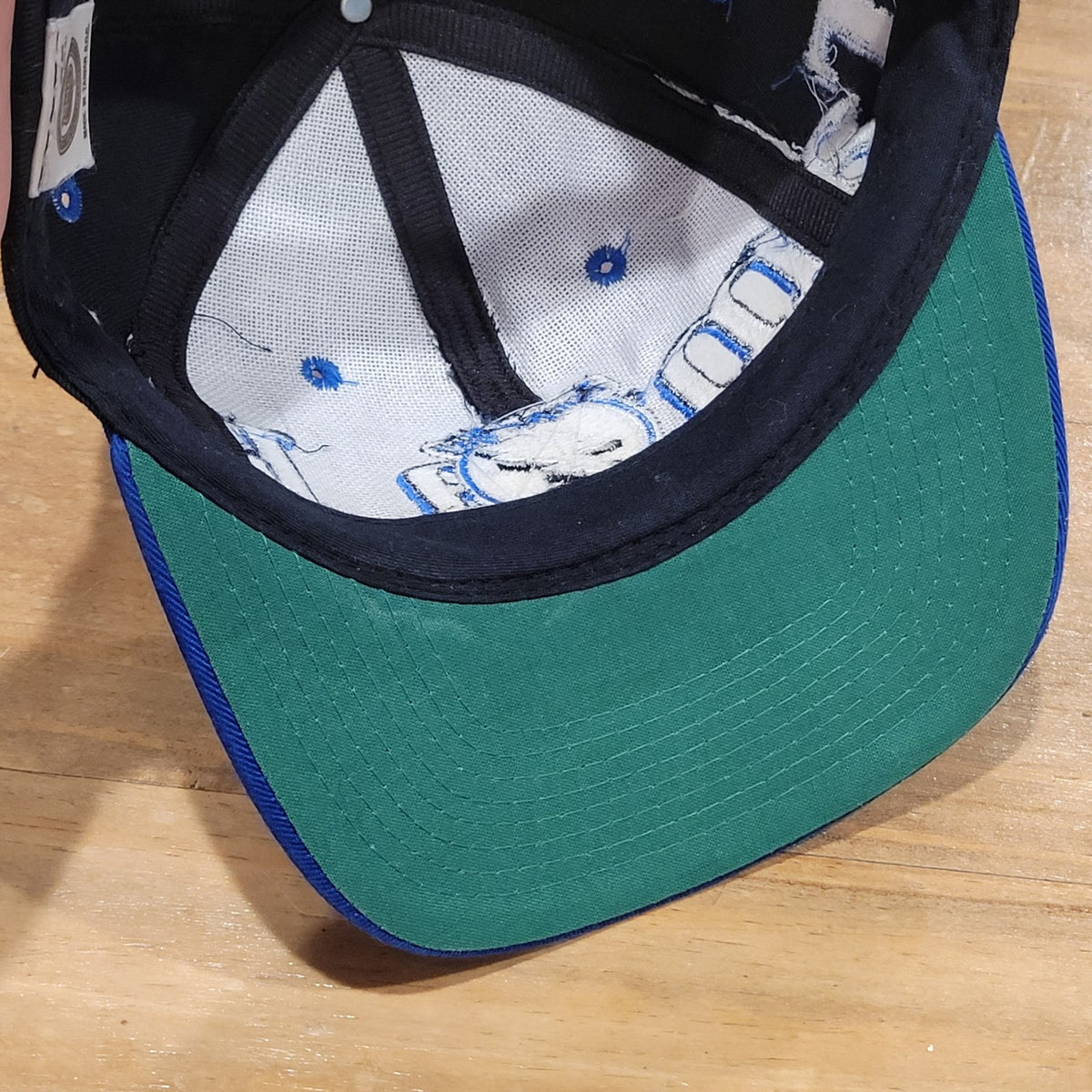 Tampa Bay Lightning Hat Snapback Logo 7 Wrap Spell Out Black Dome 90s NHL