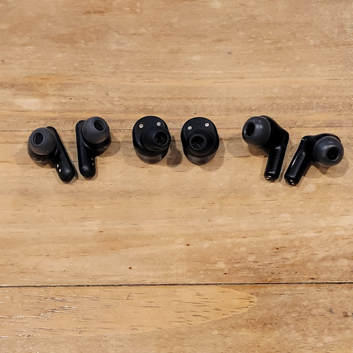 Lot Of 3 Earbuds Bluetooth Wireless Skullcandy Smokin Buds Tozo ANC NC3 ONN