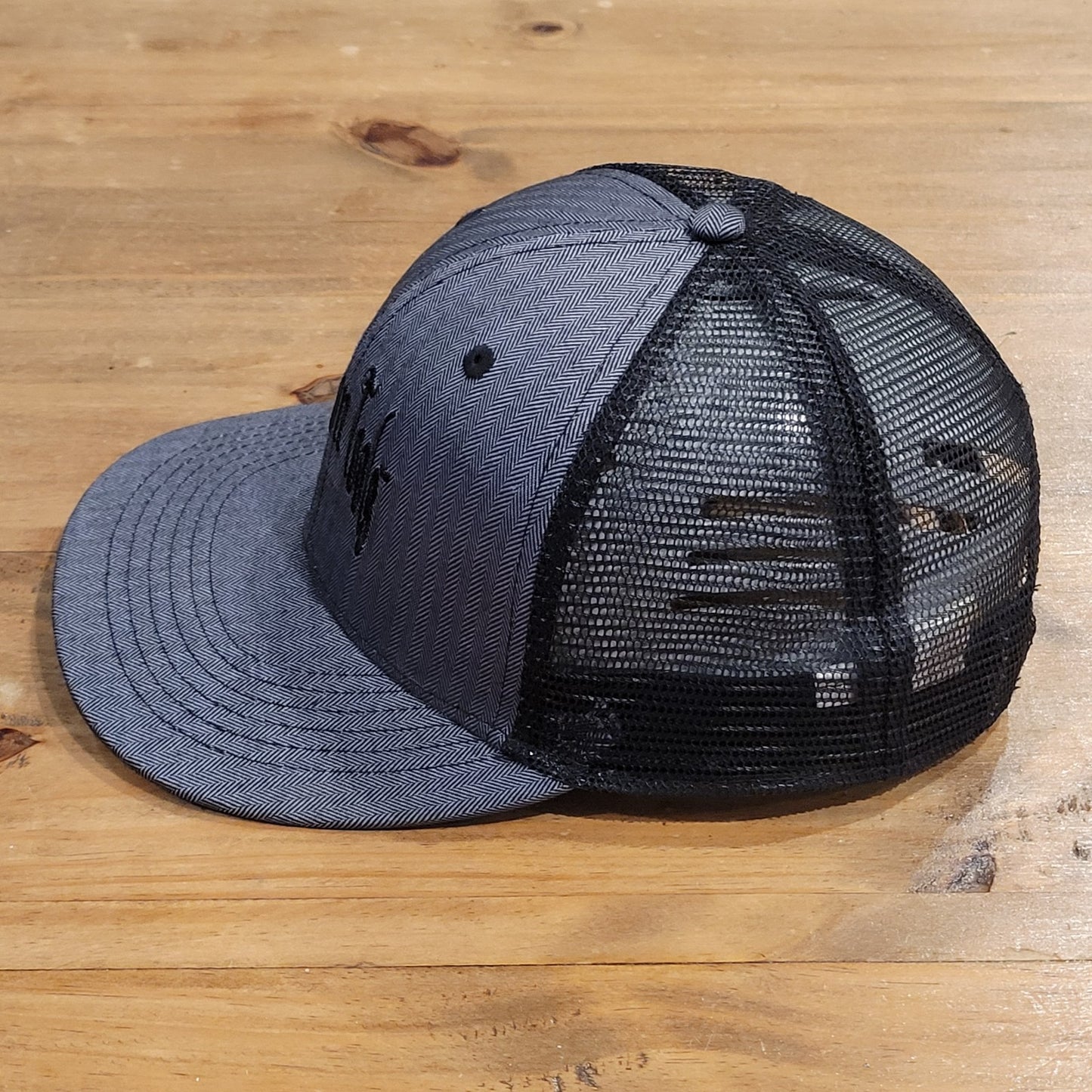 Snap On Tools Hat Snapback Gray Mesh Trucker Spell Out Script One Size