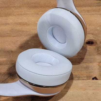 Beats by Dr Dre Solo 2 Wireless Bluetooth On Ear Headphones Rose Gold White