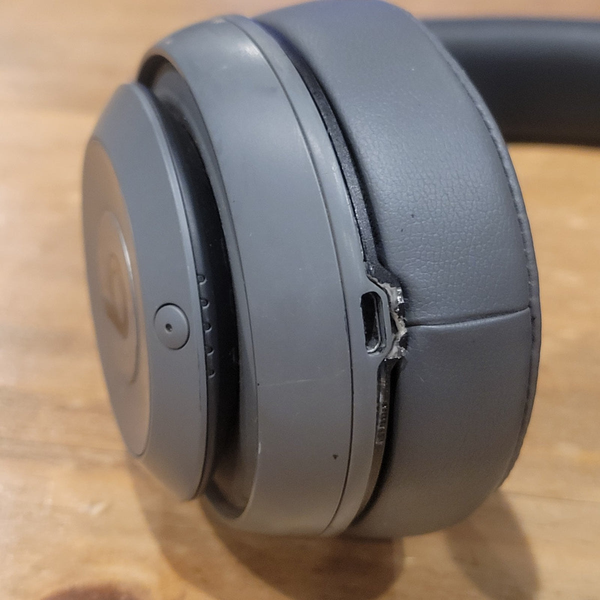 Beats Studio3 Wireless Noise Cancelling Over-Ear Headphones Gray Shadow Grey
