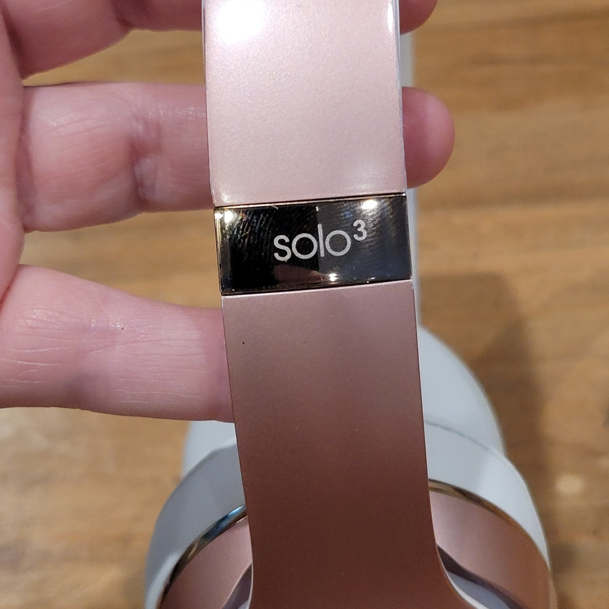 Beats Solo3 Wireless On-Ear Headphones White Rose Gold A1796 Working Clean 1161