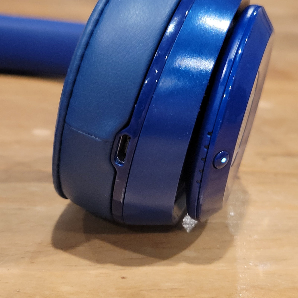 Beats by Dr Dre Solo 2 Wireless Bluetooth On Ear Headphones Royal Blue B0534