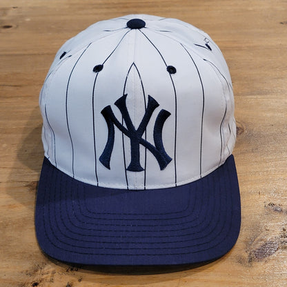Vintage New York Yankees Hat Cap Snapback White Blue Pin Stripe Logo 7 90s MLB