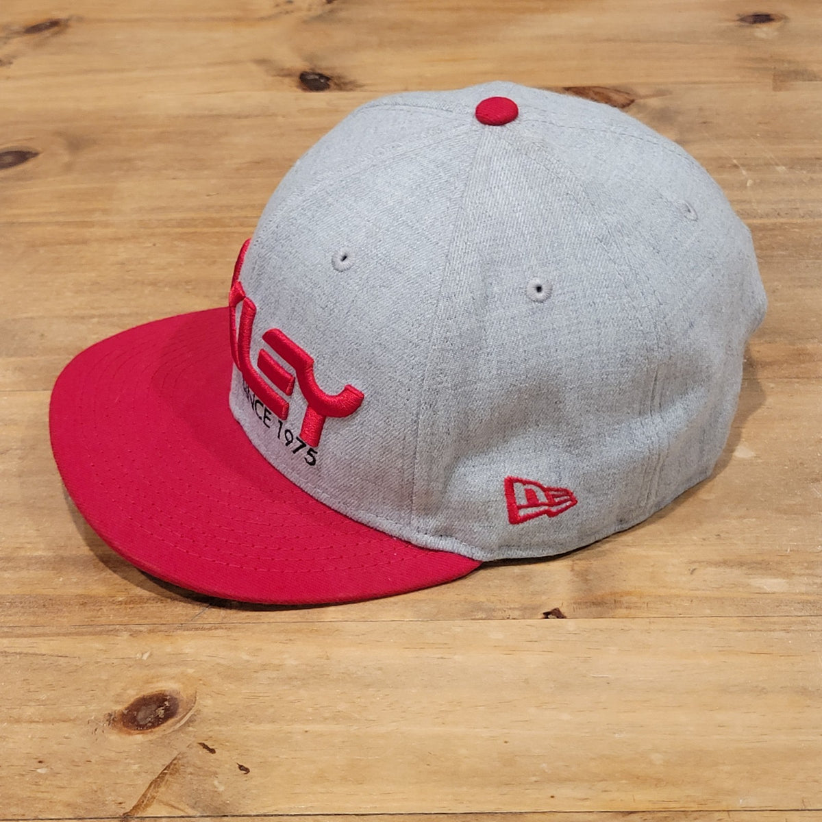 Oakley Hat Cap Snapback Gray Red Spell Out New Era 9Fifty One Size