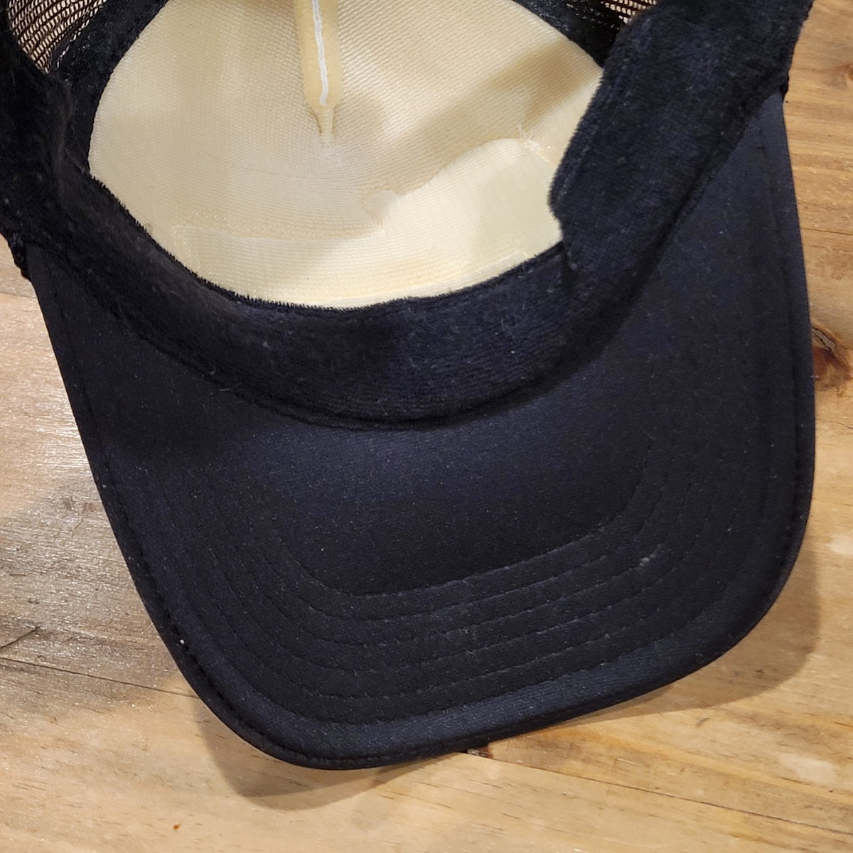 Gibson Guitar Aviator Nation Trucker Hat Snapback One Size Rock Band Music