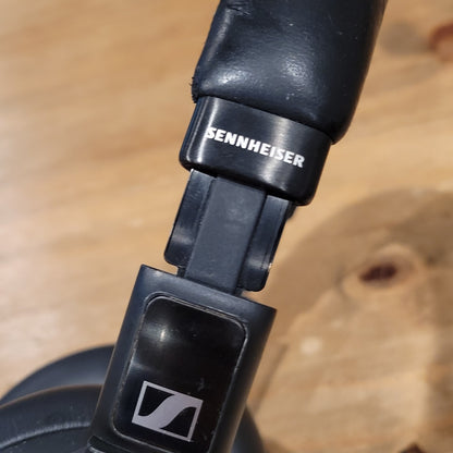 Sennheiser PXC 550-II Wireless Over-Ear Noise Cancelling Headphones Black Case