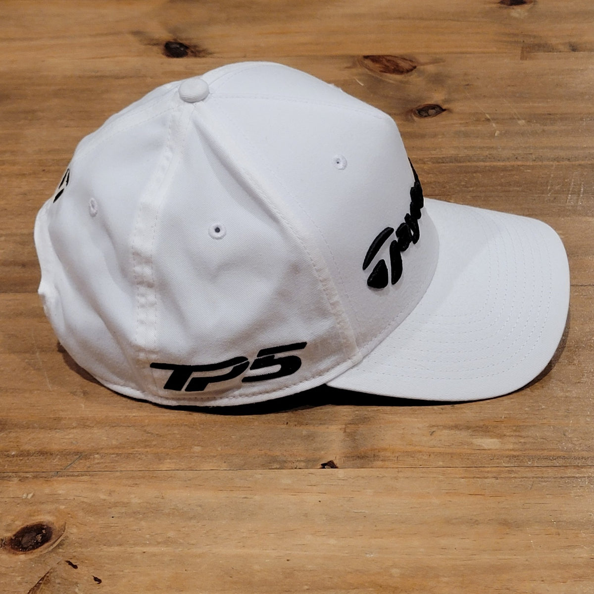 Taylormade Golf Hat Cap SNapback White Black Spell Out Logo Reg 58 CM TP5 Qi 35