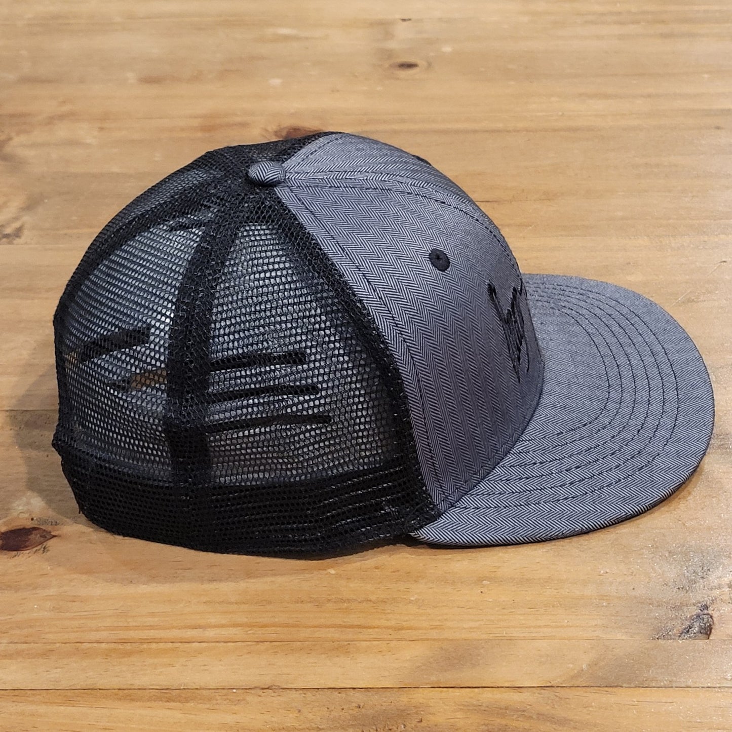 Snap On Tools Hat Snapback Gray Mesh Trucker Spell Out Script One Size