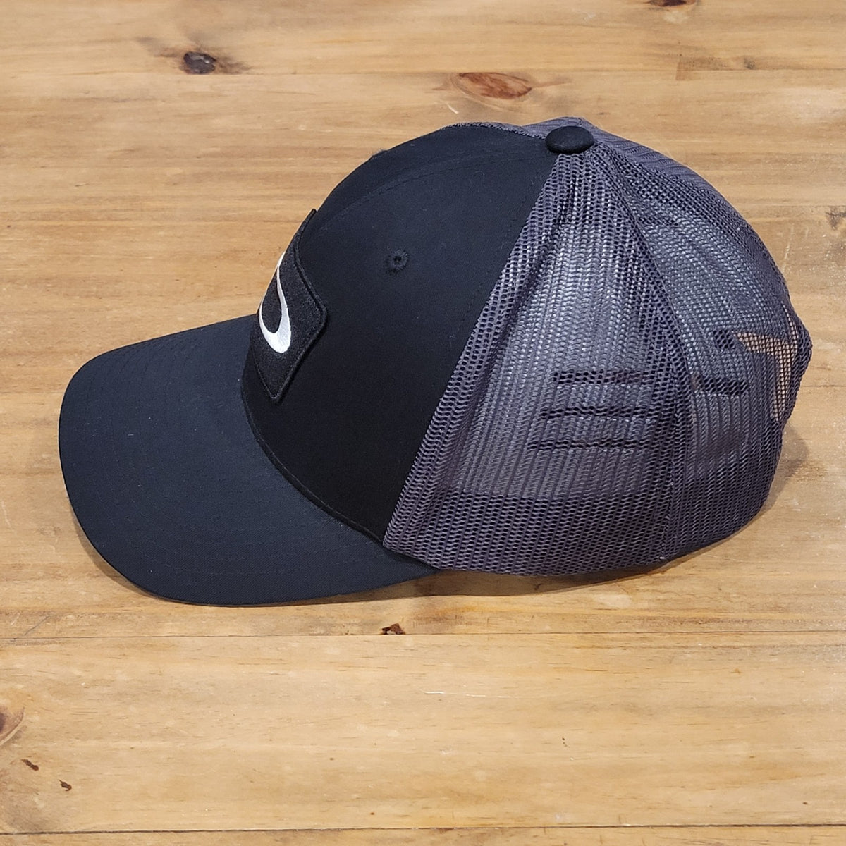 Oakley Snapback Hat Cap Mesh Back Trucker Black O Logo Patch One Size