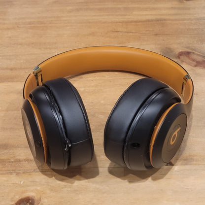 Beats Studio 3 Wireless Over Ear Headphones Midnight Black Gold Skyline Edition