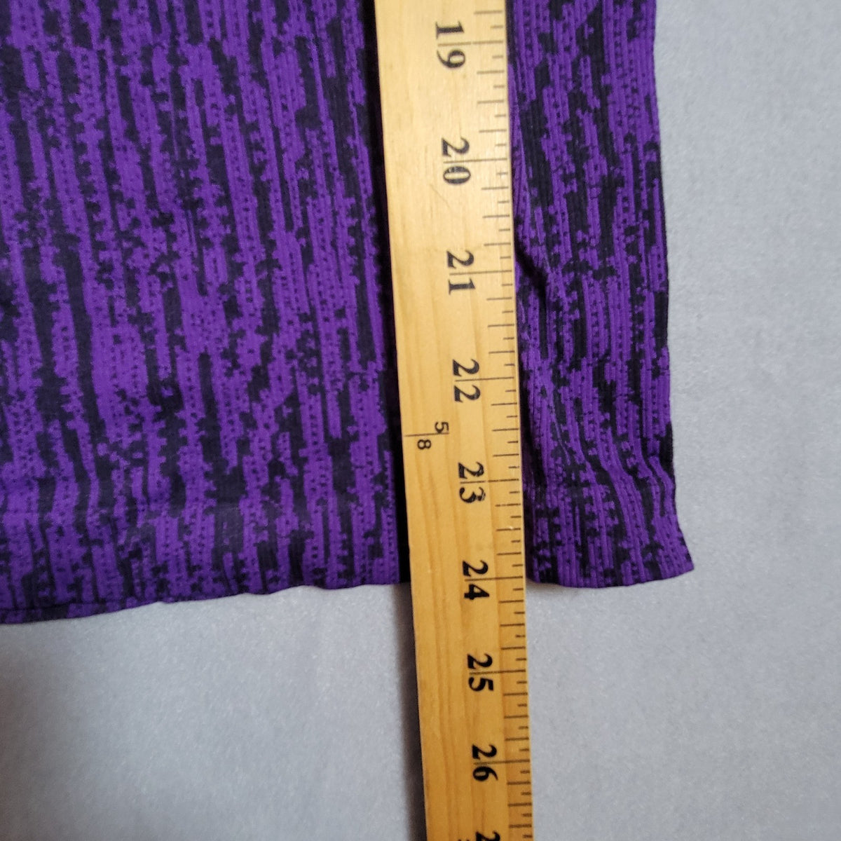Athleta Flurry Elemental Turtleneck Top Base Layer Long Sleeve Purple Thumbholes