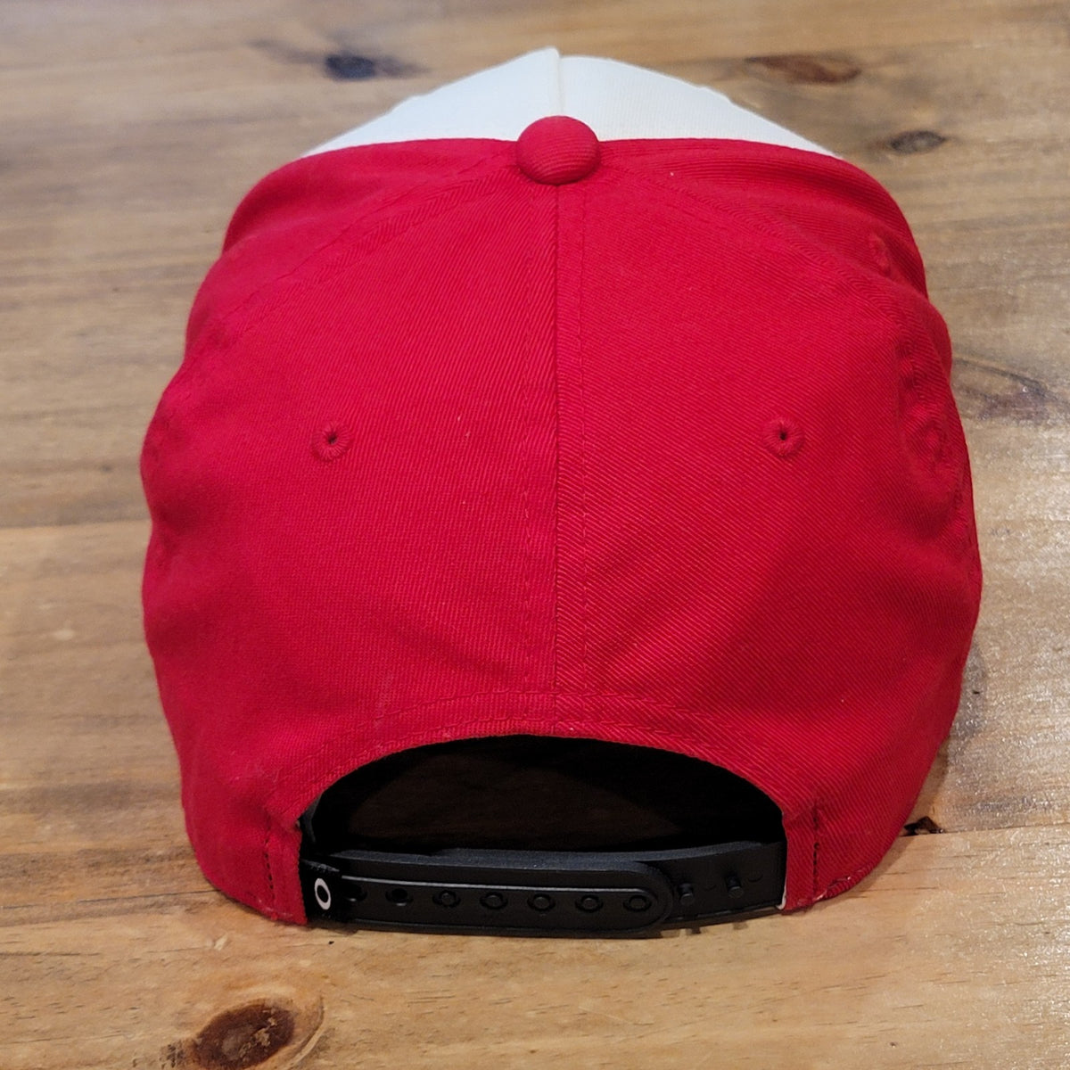 Oakley Hat Cap Snapback Red White One Size 110 Flex Adjustable