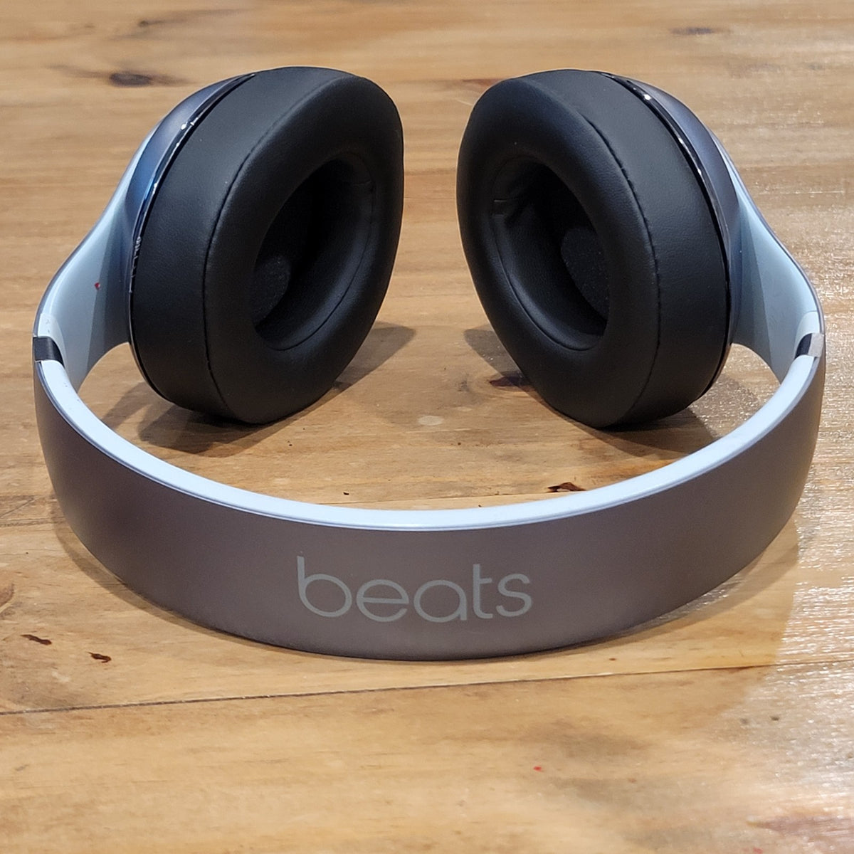 Beats by Dr Dre Studio 2 Wireless Bluetooth Over Ear Headphones Silver Titanium