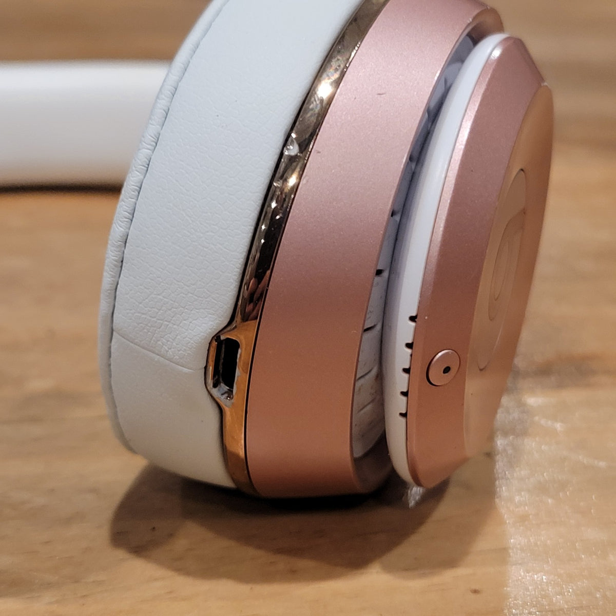 Beats Solo3 Wireless On-Ear Headphones White Rose Gold A1796 Working Clean 1161