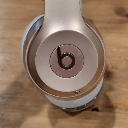 Beats by Dr Dre Solo 2 Wireless Bluetooth On Ear Headphones Rose Gold White
