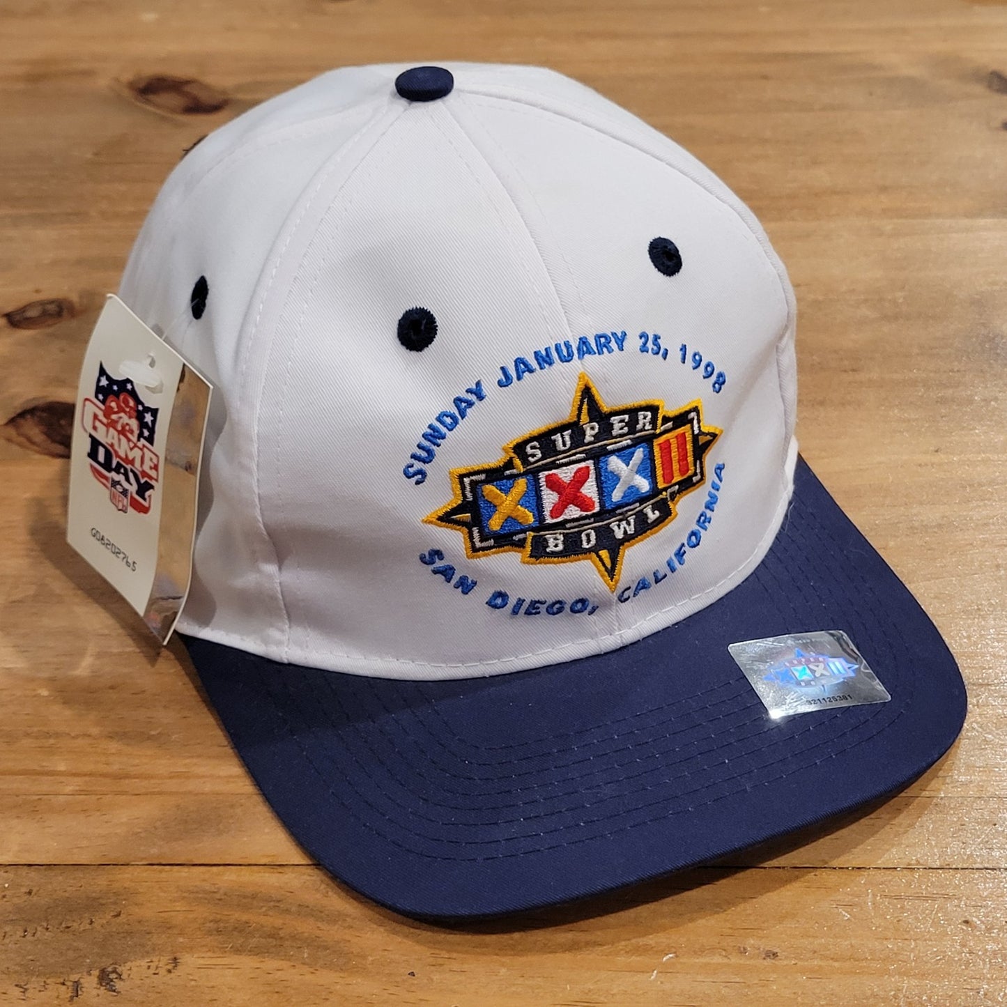Vintage Super Bowl XXXII Hat Logo 7 NOS Denver Broncos White NFL San Diego