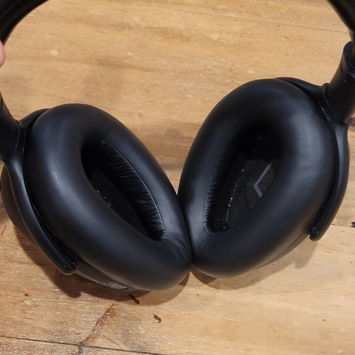 Sennheiser PXC 550-II Wireless Over-Ear Noise Cancelling Headphones Black Case