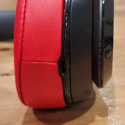 Beats Studio 2 Wireless Over Ear Headphones Decade Collection Defiant Black Red