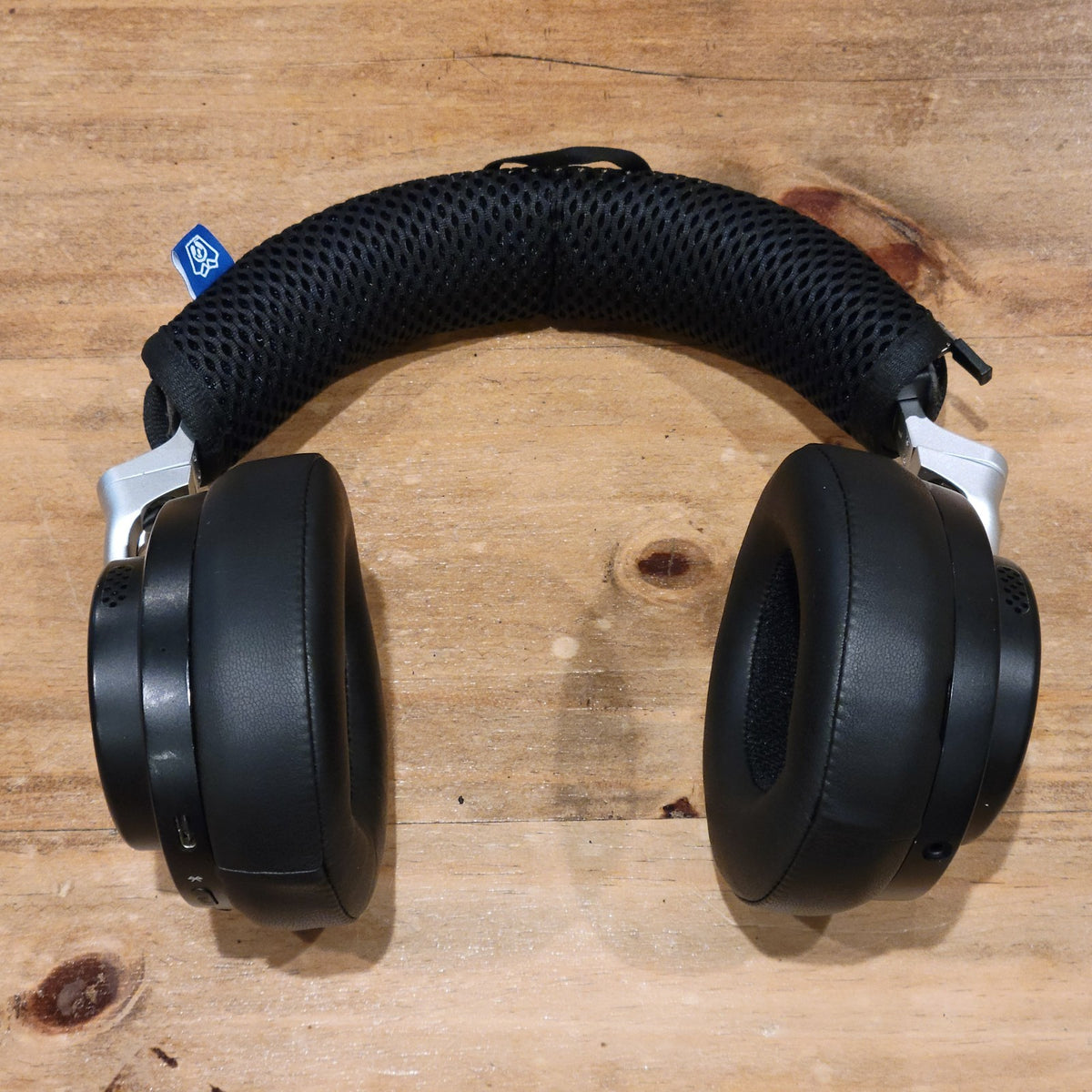 Shure Aonic 50 Wireless Noise Cancelling Headphones Black New Ear Pads & Cover