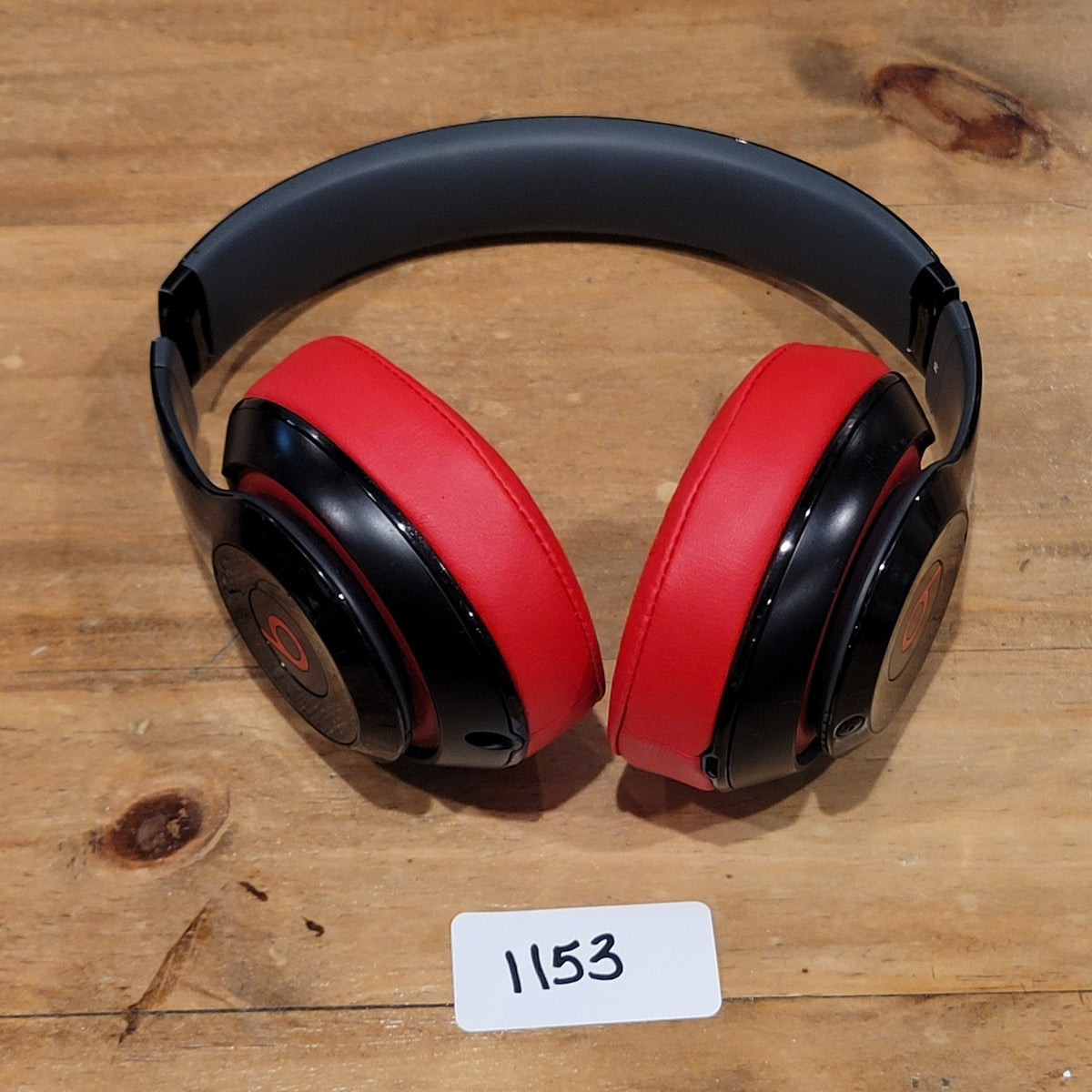 Beats Studio 2 Wireless Over Ear Headphones Decade Collection Defiant Black Red