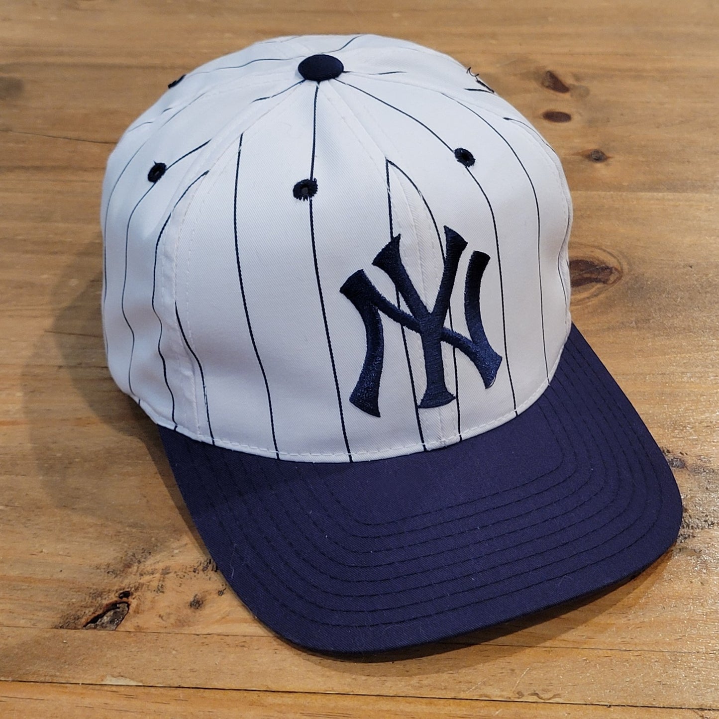 Vintage New York Yankees Hat Cap Snapback White Blue Pin Stripe Logo 7 90s MLB
