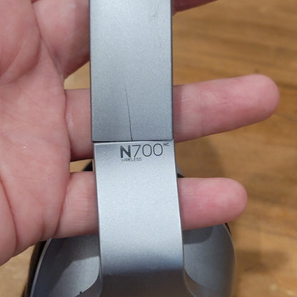 AKG N700NC Wireless Noise Cancelling Over-Ear Headphones Silver N700 Bluetooth