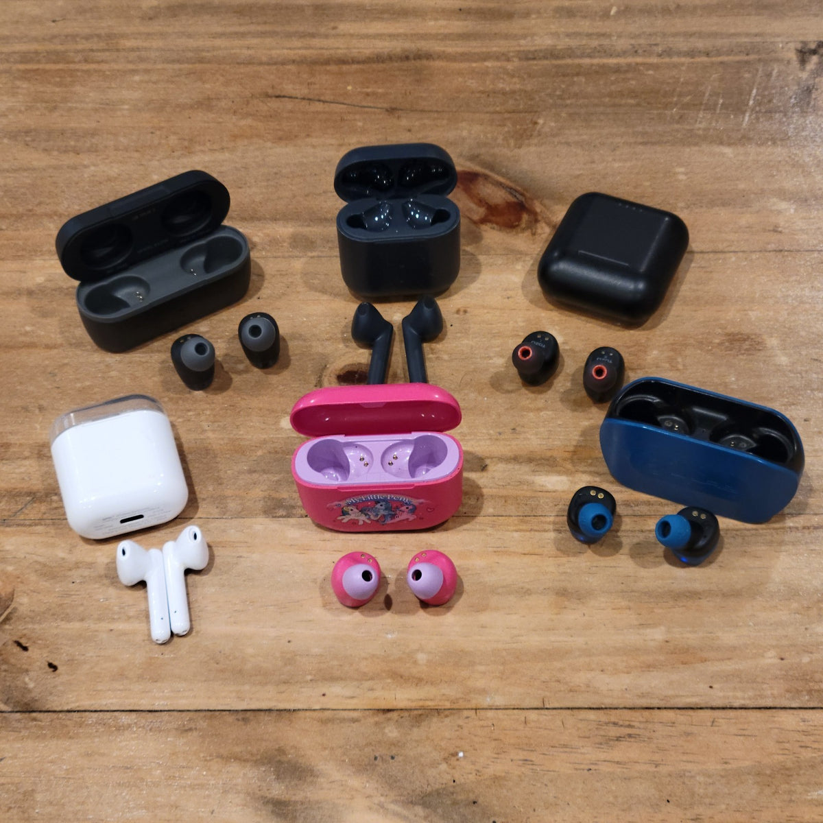 Lot of 6 Earbuds Wireless Bluetooth Skullcandy Jib Jlab Go Pop Tozo T6 Onn TWS