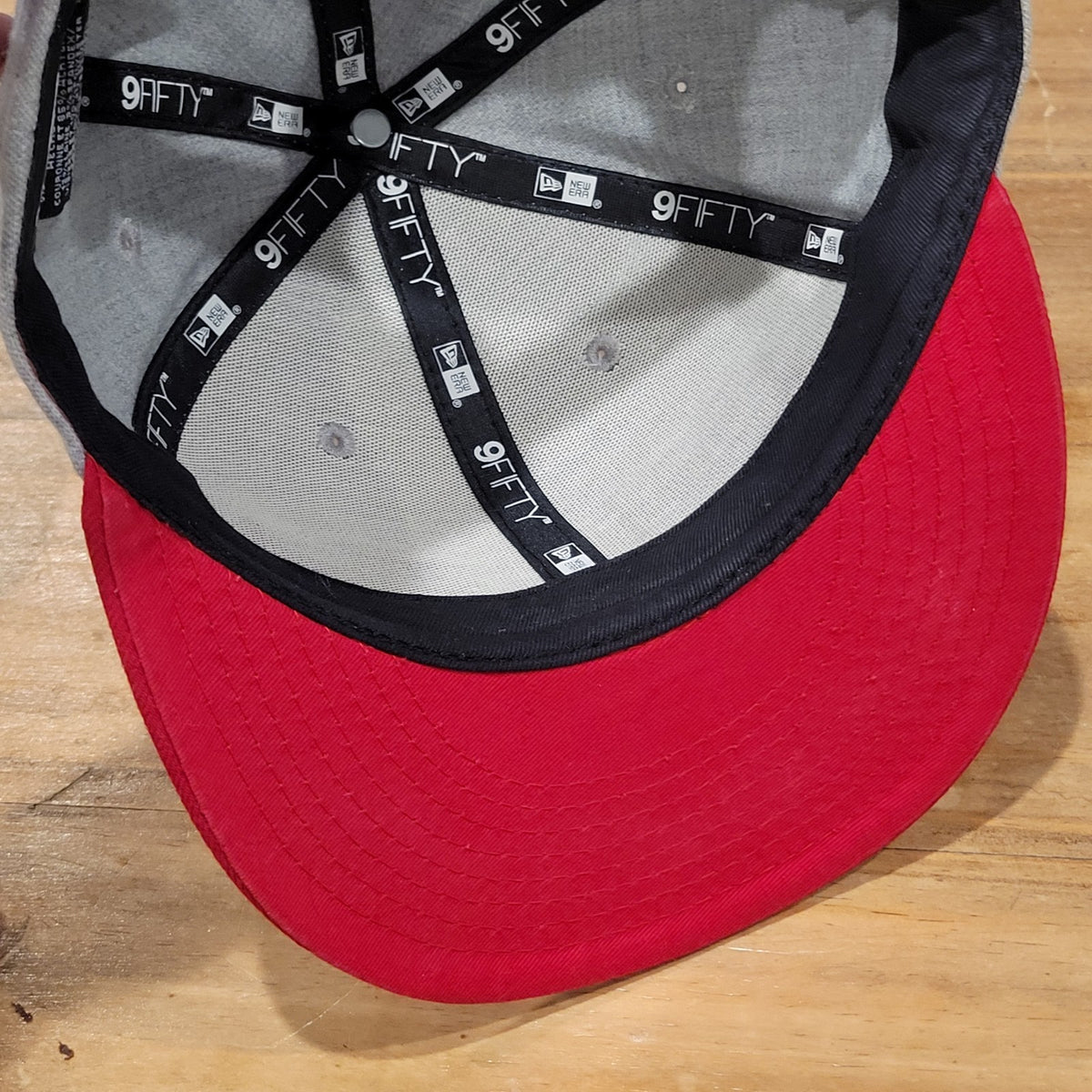 Oakley Hat Cap Snapback Gray Red Spell Out New Era 9Fifty One Size
