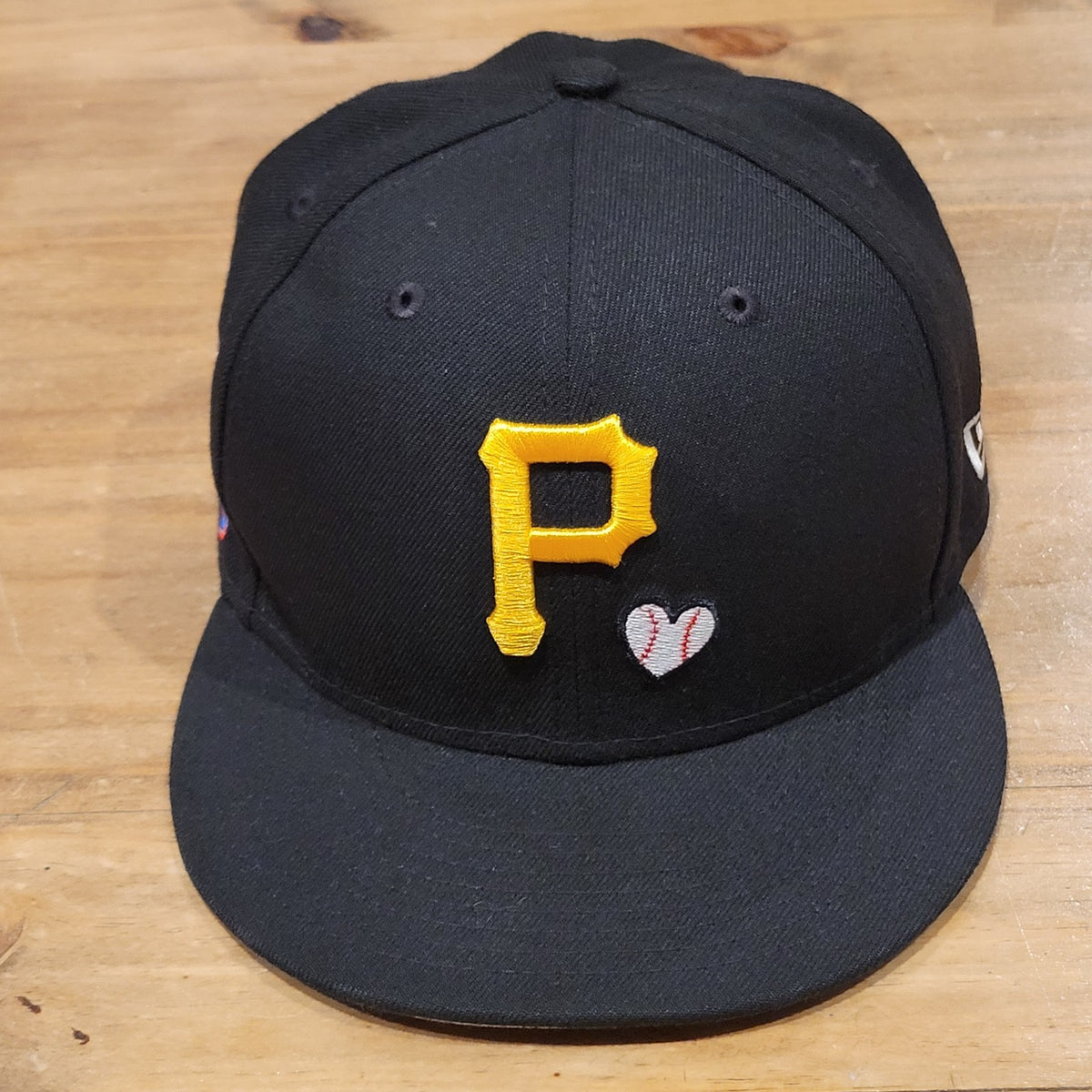 Pittsburgh Pirates Hat New Era Size 7 5/8 59Fifty Heart Baseball Love Hustle