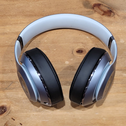 Beats by Dr Dre Studio 2 Wireless Bluetooth Over Ear Headphones Silver Titanium