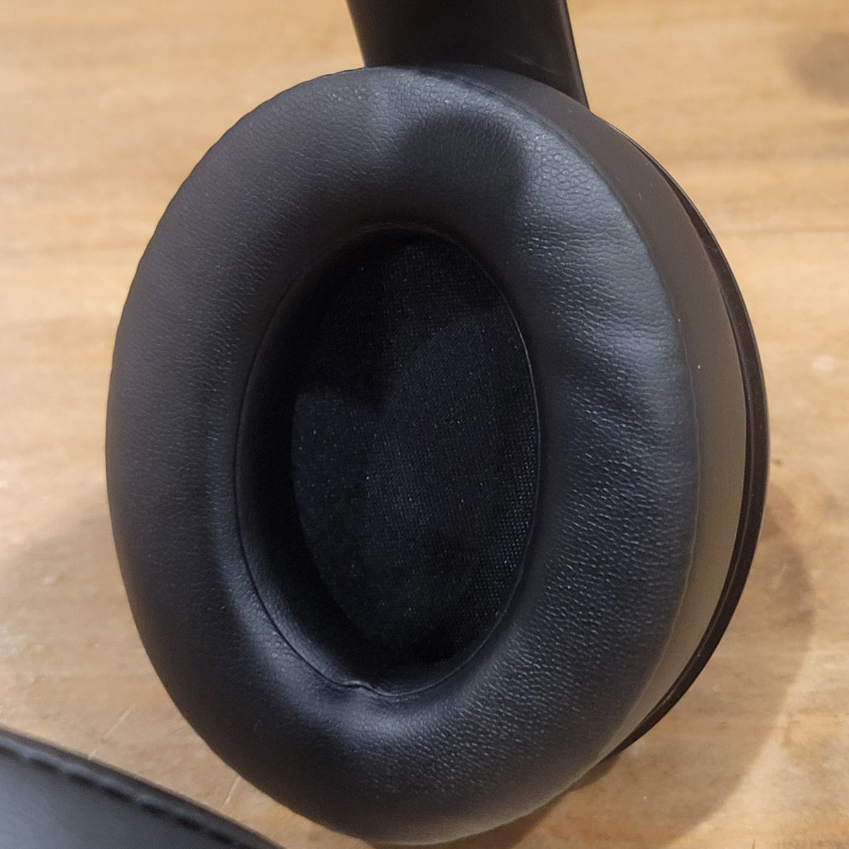 Beats Studio3 Wireless Noise Cancelling Over-Ear Headphones Black MQ562LL/A 1147