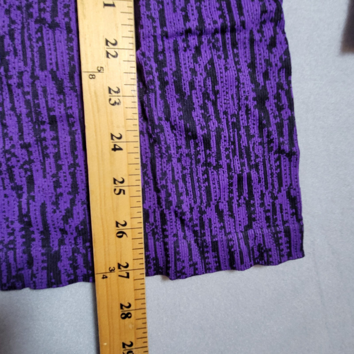 Athleta Flurry Elemental Turtleneck Top Base Layer Long Sleeve Purple Thumbholes