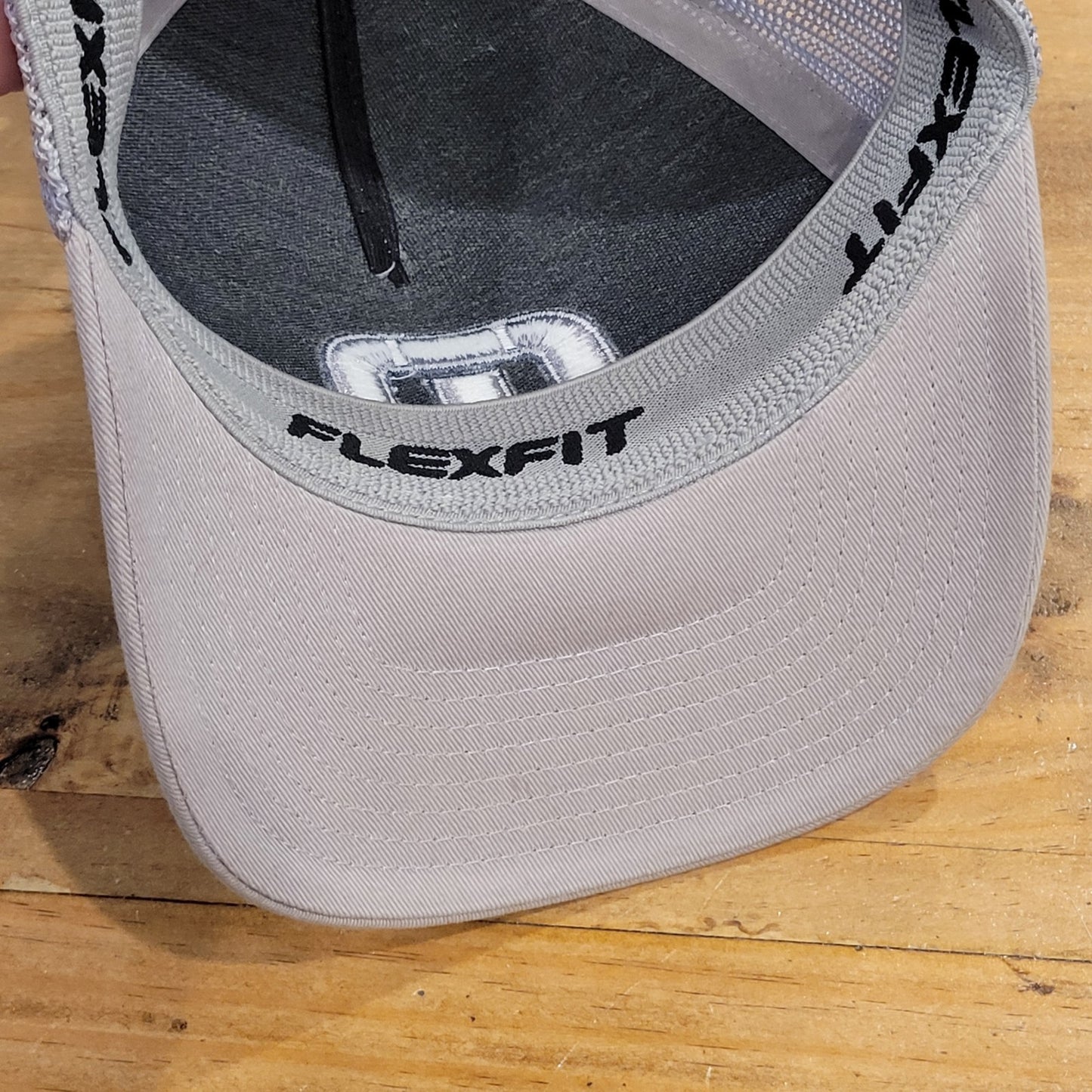 Travis Mathew Hat Size S/M Flex Stretch Fitted Golf Mesh Back Striped Golfer