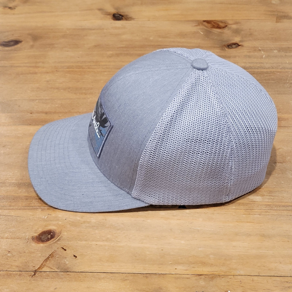 Travis Mathew Hat Cap Size S/M Gray Patch Flex Stretch Fitted Mesh Back