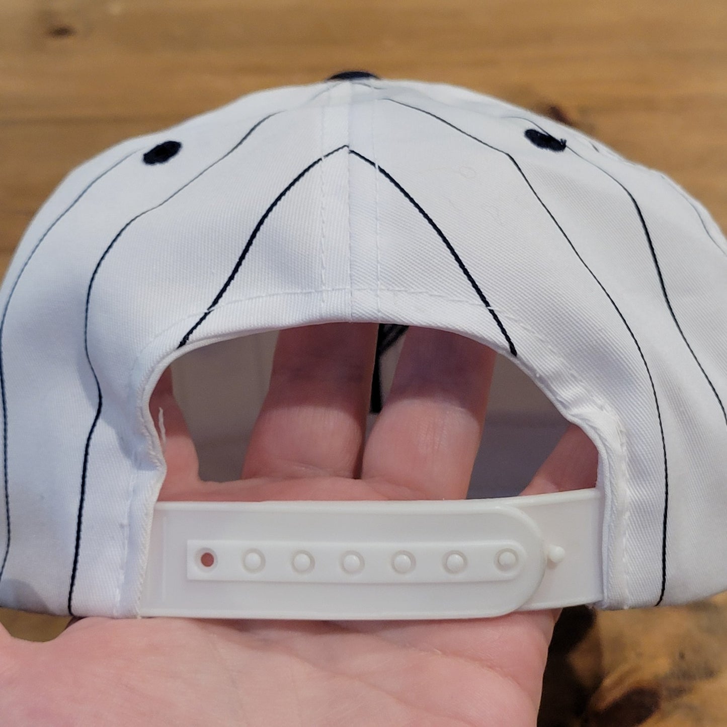 Vintage New York Yankees Hat Cap Snapback White Blue Pin Stripe Logo 7 90s MLB