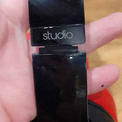 Beats Studio 2 Wireless Over Ear Headphones Decade Collection Defiant Black Red