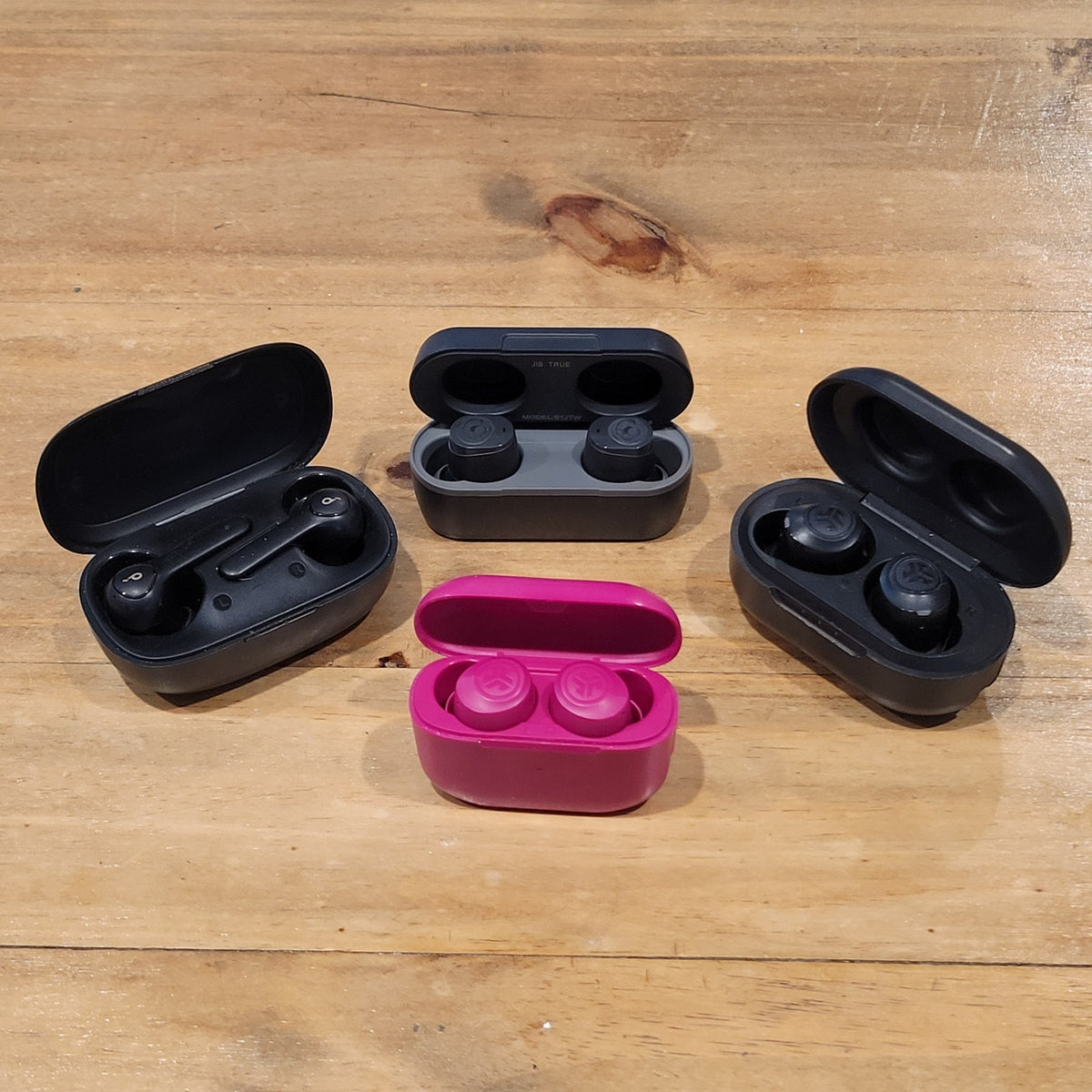 Lot of 4 Earbuds Wireless Bluetooth Soundcore Skullcandy Jlab Air Go Pop