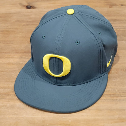 Oregon Ducks Nike True Hat Size 7 3/8 Fitted Baseball Green Swoosh